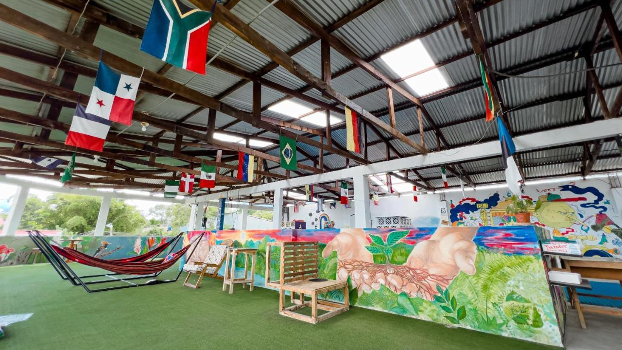 El Mural Backpackers Tarapoto Exterior photo